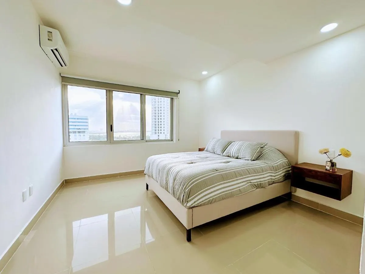 Perfect Location Apartment At Malecon Americas Cancun